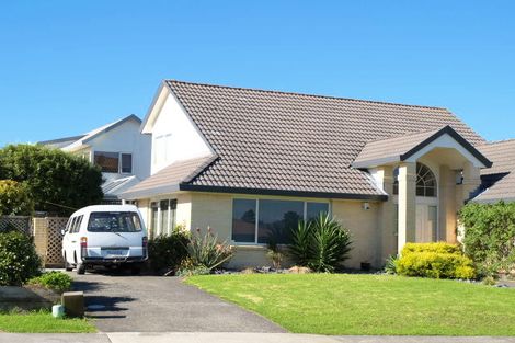 Photo of property in 2/132 Millhouse Drive, Northpark, Auckland, 2013