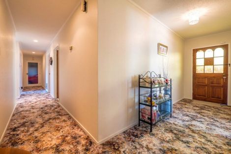 Photo of property in 2/6 Ti Nana Crescent, Henderson, Auckland, 0610