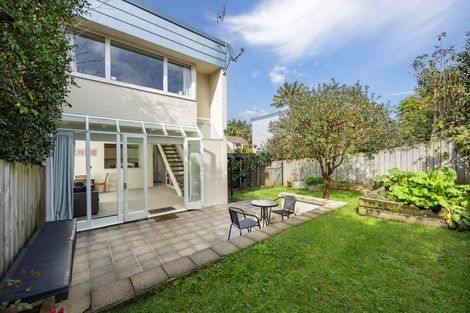 Photo of property in 2/40 Moana Avenue, Onehunga, Auckland, 1061