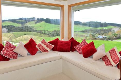 Photo of property in 118 Upper Orewa Road, Wainui, Silverdale, 0992