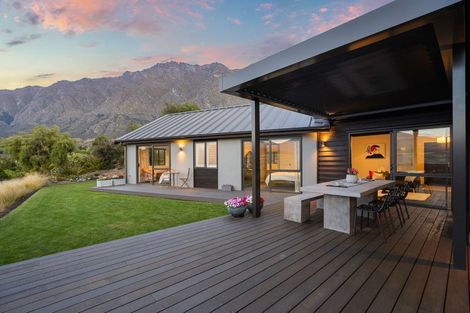 Photo of property in 15 Mckellar Drive, Jacks Point, Queenstown, 9371