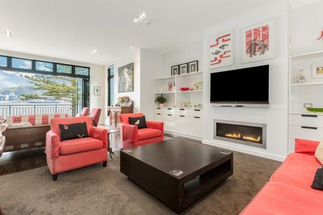 Photo of property in 286 Oriental Parade, Oriental Bay, Wellington, 6011