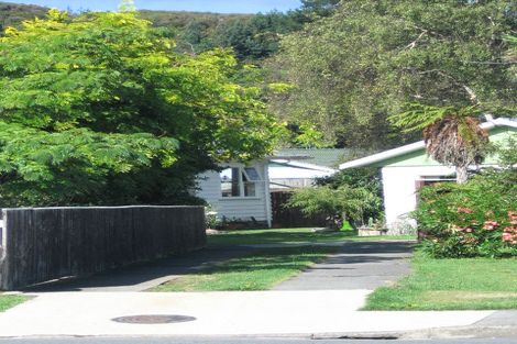 Photo of property in 5 Maoribank Grove, Brown Owl, Upper Hutt, 5018