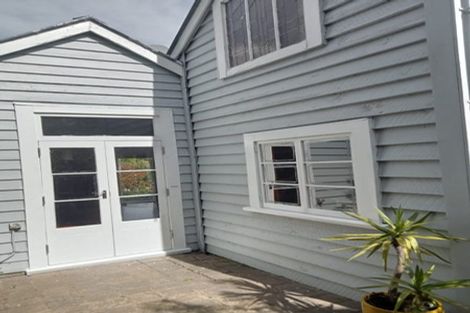 Photo of property in 43 Cornwall Road, Lyttelton, 8082