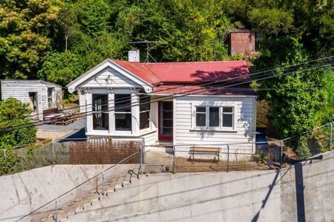 Photo of property in 52 Glen Road, Mornington, Dunedin, 9011