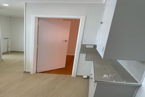 Photo of property in 39 Denbigh Avenue, Mount Roskill, Auckland, 1041