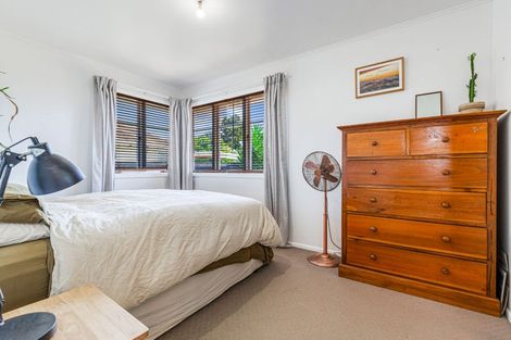 Photo of property in 29 Ward Crescent, Te Atatu Peninsula, Auckland, 0610