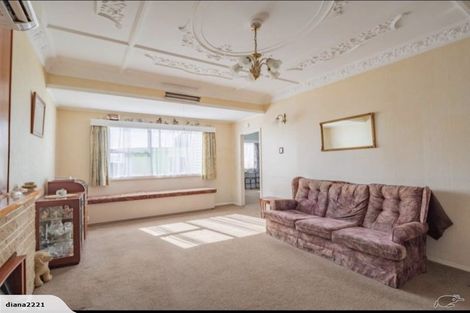 Photo of property in 3 Marine Parade, Eastbourne, Lower Hutt, 5013