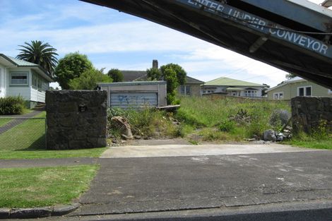 Photo of property in 27 Miller Road, Mangere Bridge, Auckland, 2022