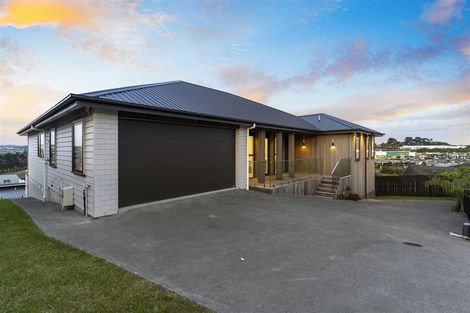 Photo of property in 50 Wainui Road, Silverdale, 0932