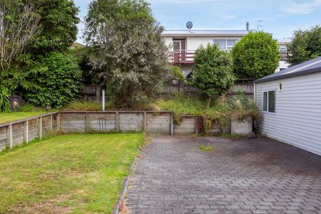 Photo of property in 9 Kinder Street, Acacia Bay, Taupo, 3330