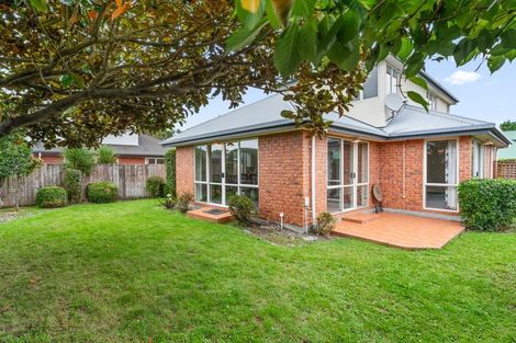 Photo of property in 4 Rosefield Lane, Northcote, Christchurch, 8052