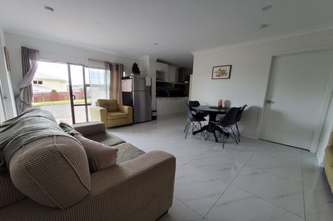 Photo of property in 17 Paulownia Place, Totara Heights, Auckland, 2105