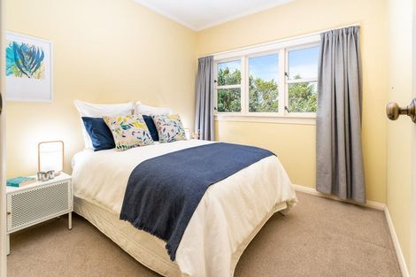 Photo of property in 25 Omar Street, Khandallah, Wellington, 6035