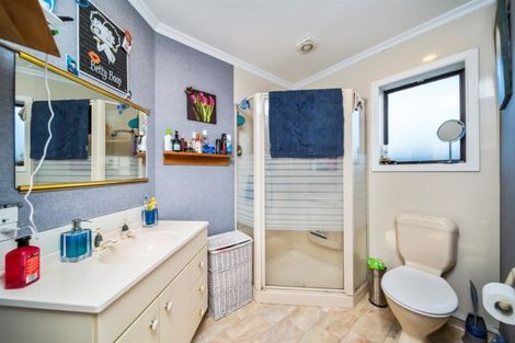 Photo of property in 16 Douglas Street, Hawera, 4610