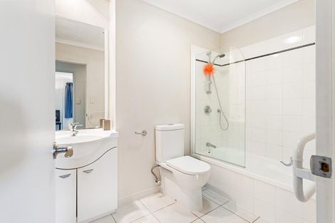 Photo of property in 34 Gunner Drive, Te Atatu Peninsula, Auckland, 0610