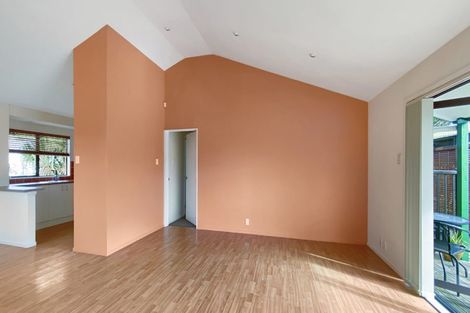 Photo of property in 4/390 West Coast Road, Glen Eden, Auckland, 0602