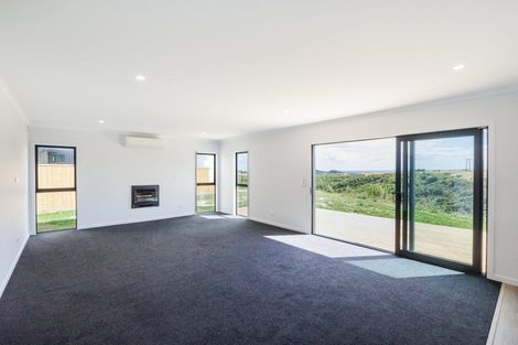Photo of property in 54 Sardinia Grove, Fitzherbert, Palmerston North, 4410