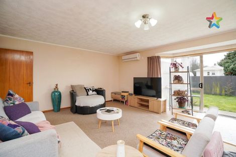 Photo of property in 6 Manse Street, Edendale, 9825