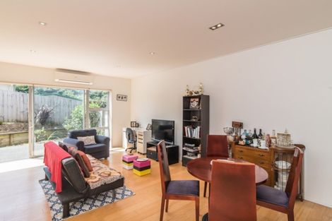 Photo of property in 74 Saddleback Grove, Karori, Wellington, 6012