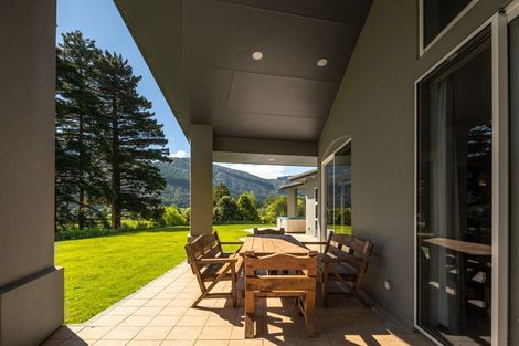 Photo of property in 5564 Kenepuru Road, Waitaria Bay, Picton, 7282