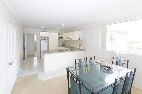 Photo of property in 205 Keri Vista Rise, Papakura, 2110