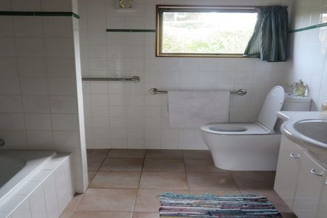 Photo of property in 58 Grand View Road, Leigh, 0985