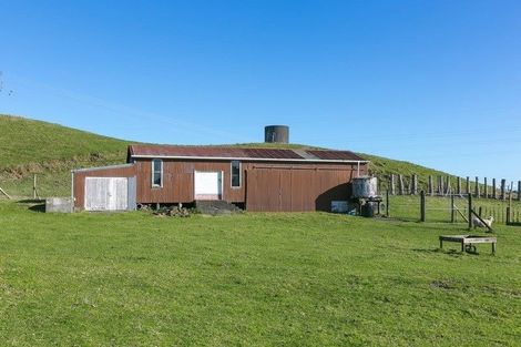 Photo of property in 568 Mangorei Road, Mangorei, New Plymouth, 4371