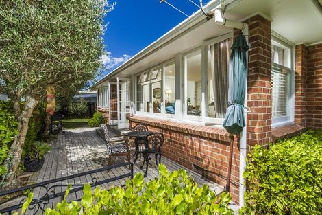 Photo of property in 120a Vauxhall Road, Narrow Neck, Auckland, 0624