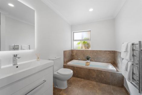 Photo of property in 32a Centreway Road, Orewa, 0931