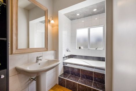 Photo of property in 126 Hamilton Avenue, Ilam, Christchurch, 8041