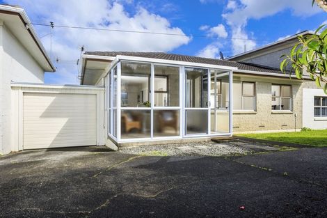 Photo of property in 2/22 Gordon Avenue, Milford, Auckland, 0620
