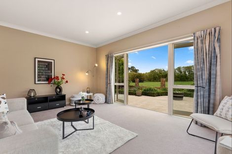 Photo of property in 100 Willowview Drive, Redwood, Christchurch, 8051