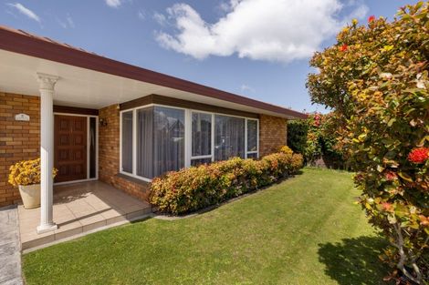 Photo of property in 86 Edgecumbe Road, Tauranga, 3110