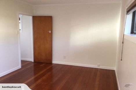 Photo of property in 105 Sylvan Avenue, Northcote, Auckland, 0627