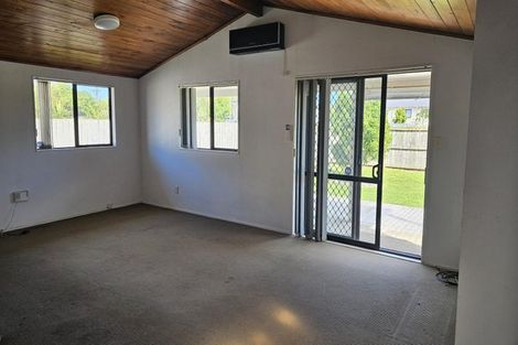 Photo of property in 372 Swanson Road, Ranui, Auckland, 0612