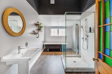 Photo of property in 1 Tamar Street, Rongotea, 4476