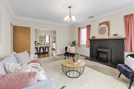 Photo of property in 5 Te Reinga View, Tawa, Wellington, 5028