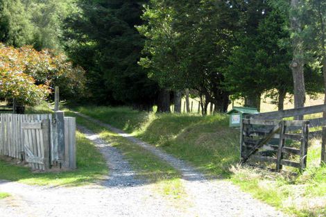 Photo of property in 32 Ameku Road, Raetihi, 4632