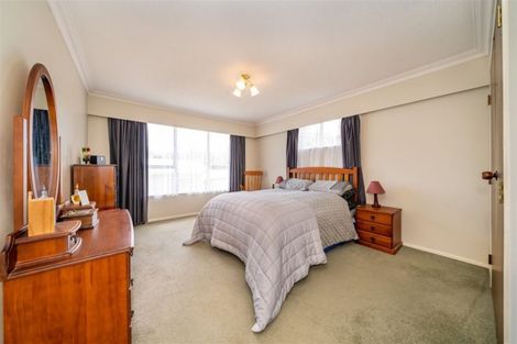 Photo of property in 30 Larchmont Grove, Totara Park, Upper Hutt, 5018