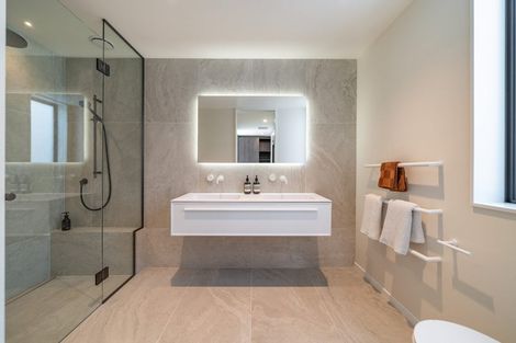 Photo of property in 43 Paekakariki Hill Road, Pauatahanui, Porirua, 5381