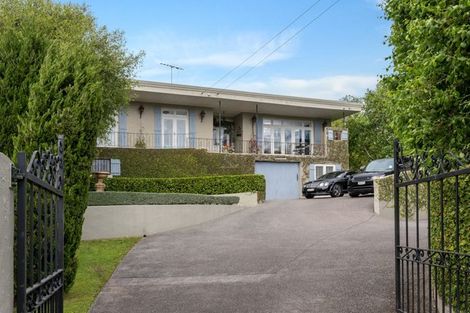 Photo of property in 19 Montgomery Crescent, Cockle Bay, Auckland, 2014