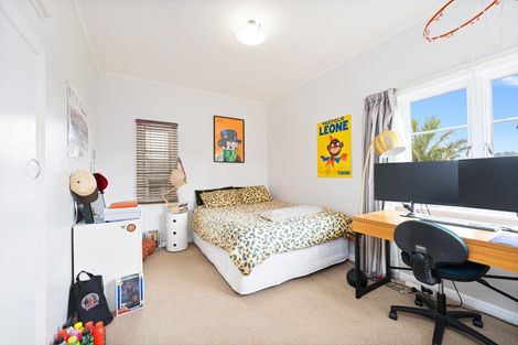 Photo of property in 227 Titirangi Road, Titirangi, Auckland, 0604