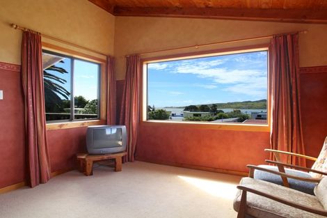 Photo of property in 24 Taipari Avenue, Raglan, 3225