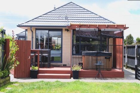 Photo of property in 103 Effingham Street, North New Brighton, Christchurch, 8083