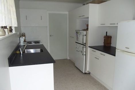 Photo of property in 13a Ribblesdale Road, Henderson, Auckland, 0612