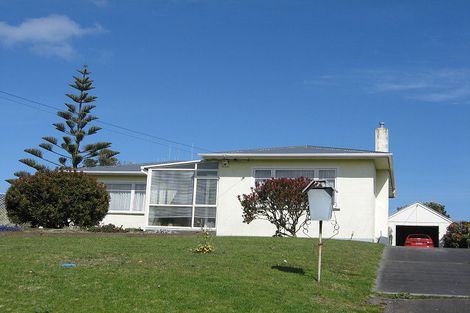 Photo of property in 11 Laird Street, Castlecliff, Whanganui, 4501