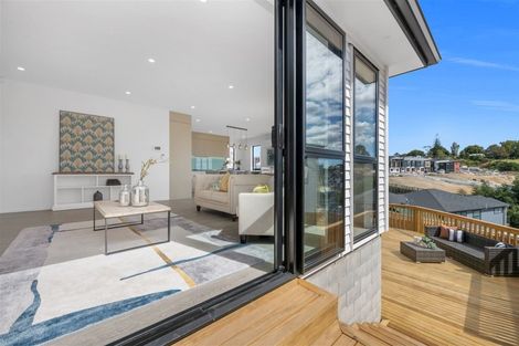 Photo of property in 36 Mcwhirters Farm Lane, Massey, Auckland, 0614