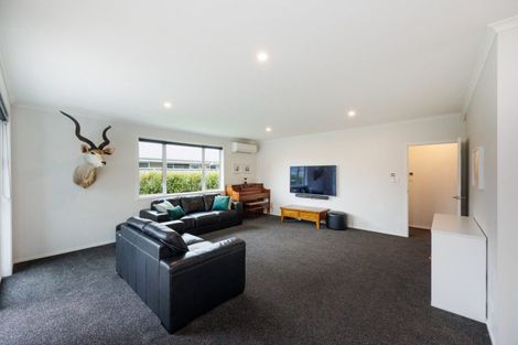Photo of property in 46 Peppertree Glade, Kelvin Grove, Palmerston North, 4414