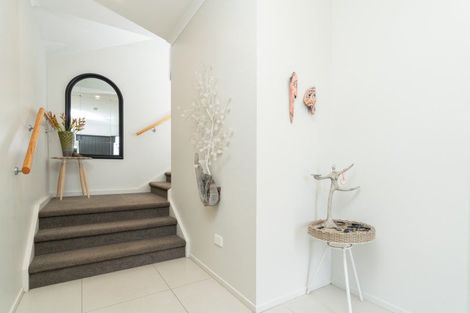 Photo of property in 10 Mahana Place, Raglan, 3225